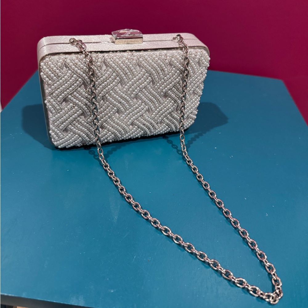 Sondra Roberts Pearl clutch with chain evening bag. Silver/gray. Like New!